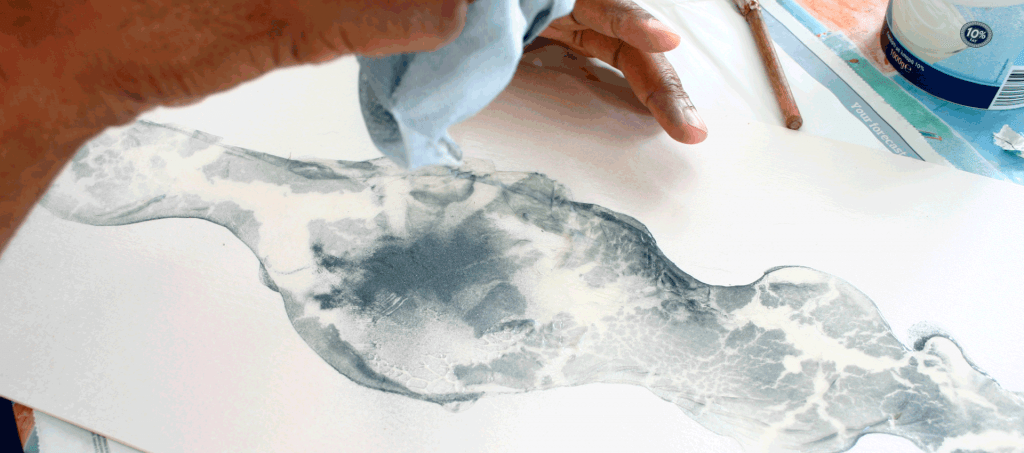 Applying carborundum powder